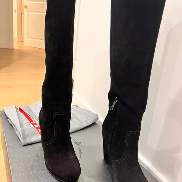 Prada suede wedge boots, size 37 - Picture 4 of 7